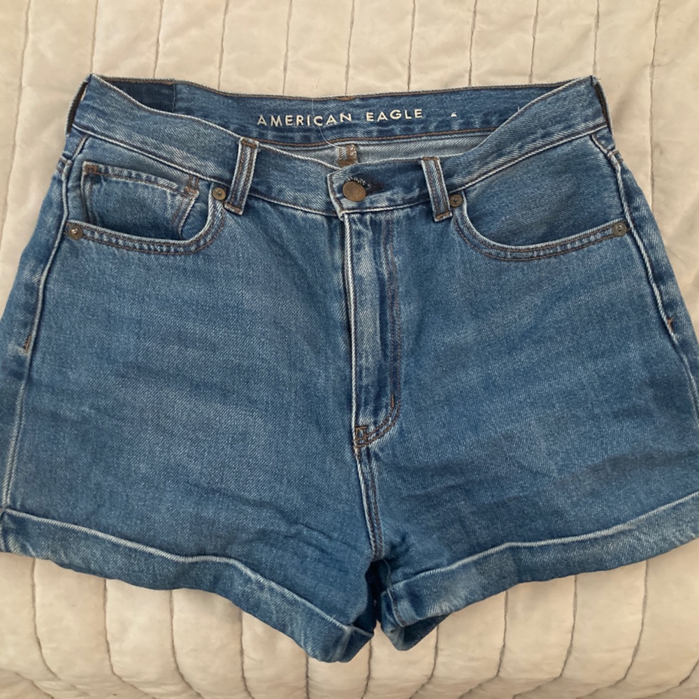 American Eagle Denim High Waist Mom Shorts, size US 8